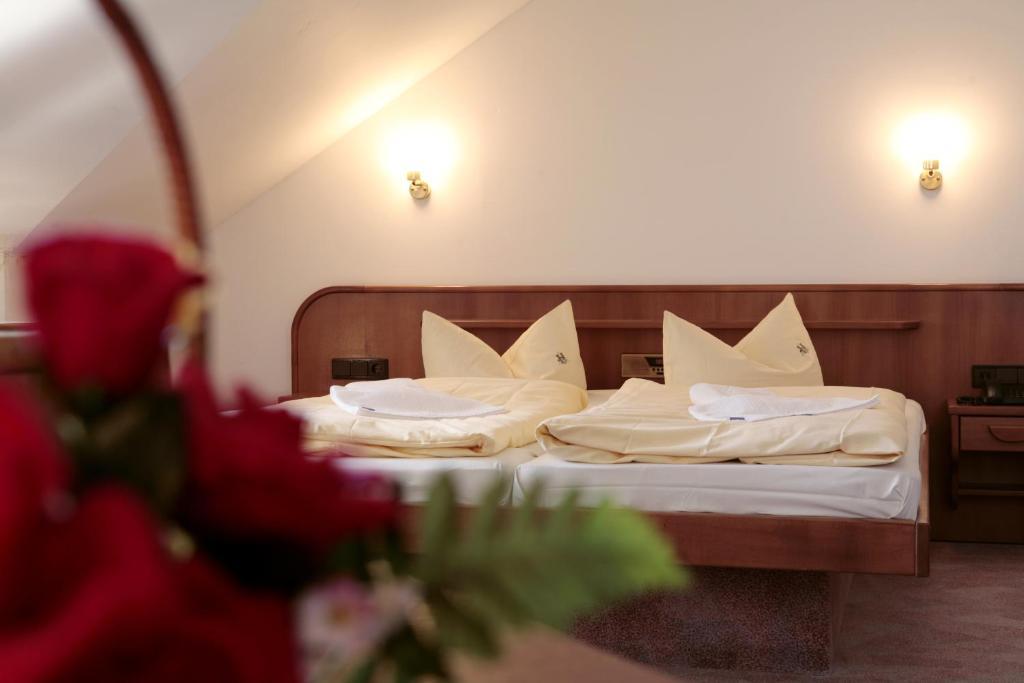 Rennsteighotel Herrnberger Hof Neuhaus am Rennweg Szoba fotó