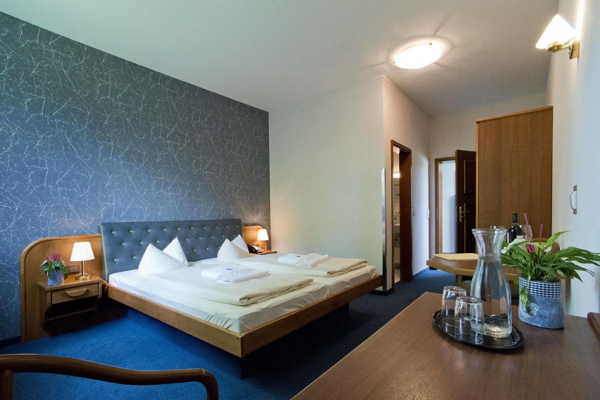 Rennsteighotel Herrnberger Hof Neuhaus am Rennweg Kültér fotó