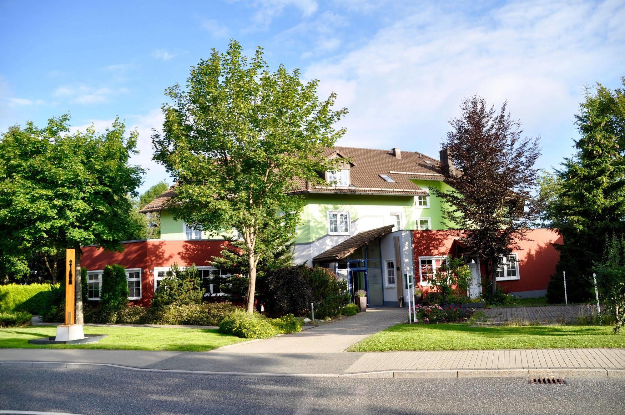Rennsteighotel Herrnberger Hof Neuhaus am Rennweg Kültér fotó